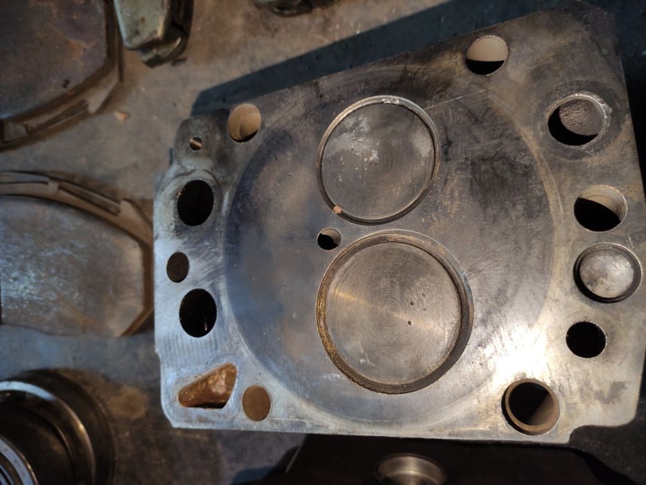 Помпа на Ман F2000 водяной насос