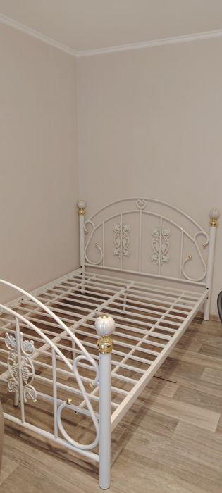 Продам кровать полуторку