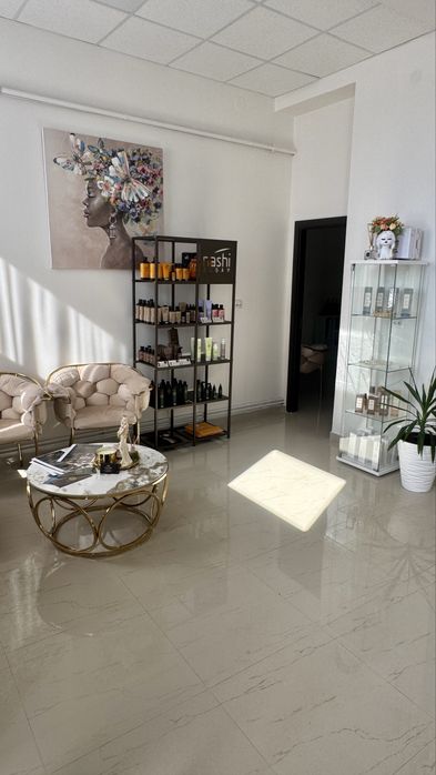 Inchiriez Post Frizerie / Barber  , Manichiura /Pedichiura, Camere