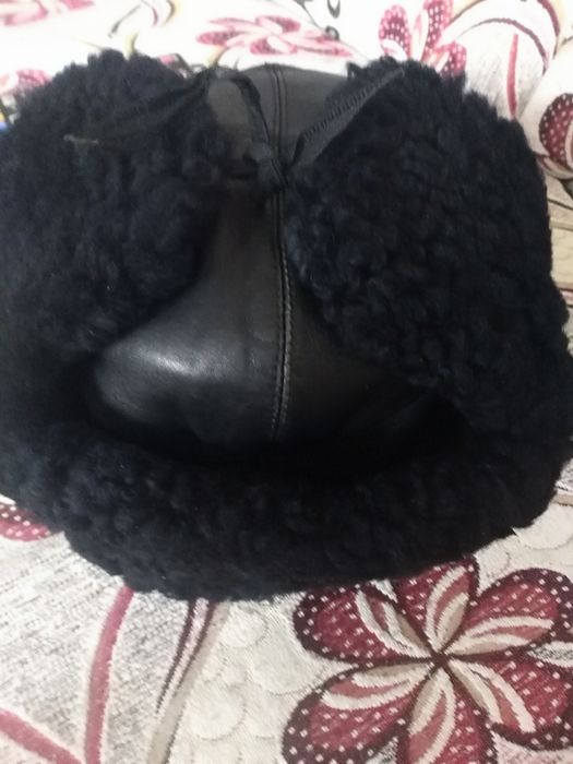 Продам шапку ушанку каракулевый