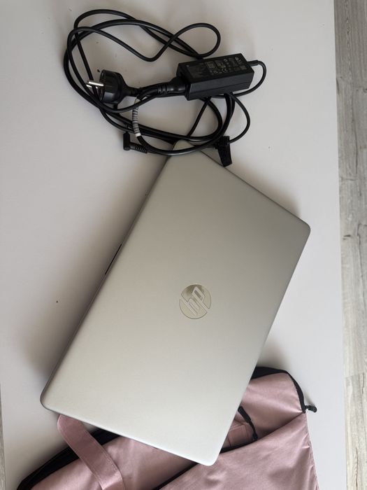 Laptop HP model 15s-eq2025sq.