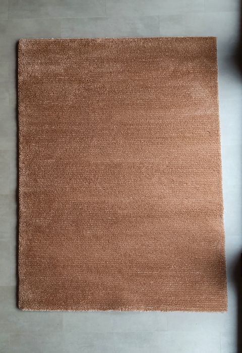 Килим 120*170 чисто нов цвят карамел