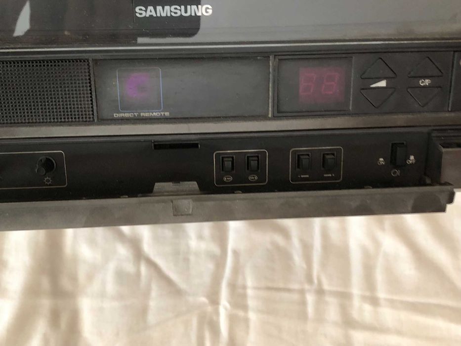 Телевизор Samsung CX-348ZME, работещ перфектно, подходящ за кабелна ТВ