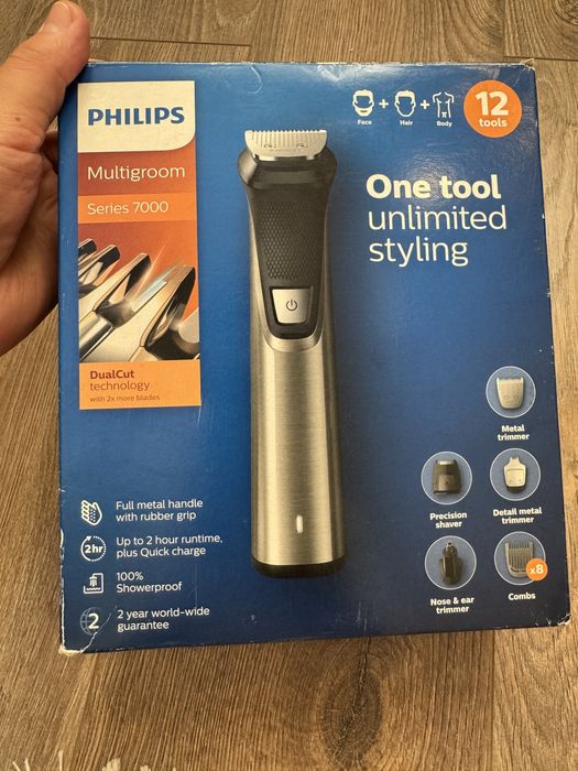 Многофункциональный триммер от Philips "12 в 1"
