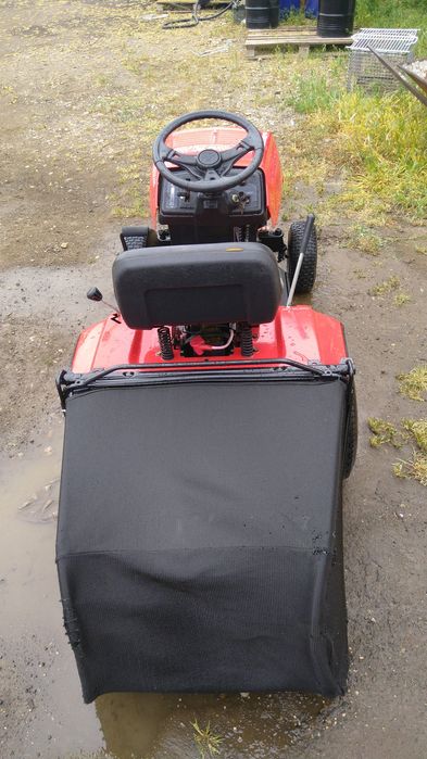 Tractoraș de  gazon MTD