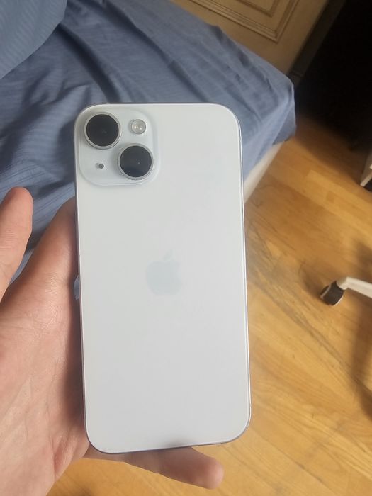 iPhone 15 128GB