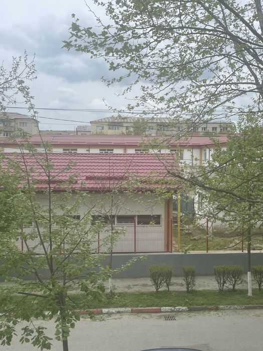 De vanzare apartament 3 camere