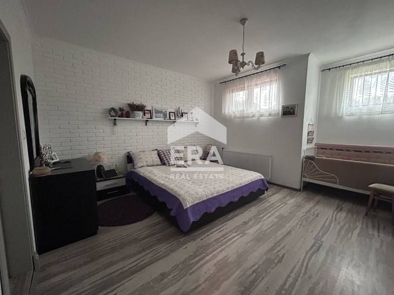 Eксклузивна двуетажна къща с частична морска панорама над Аладжа манас