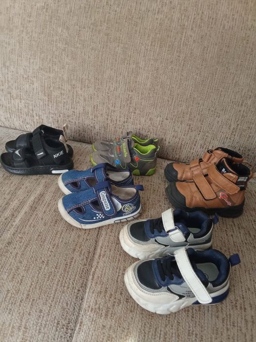 Продам детскую обувь