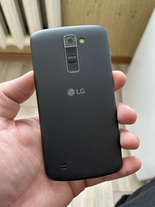 LG k10 LTE телефон продаю