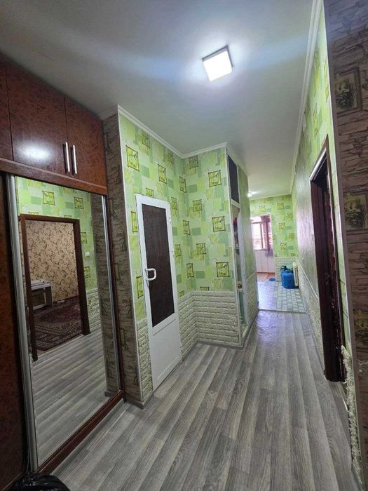 Арзон нархда 6 микрн 2 хонали квартира сотилади