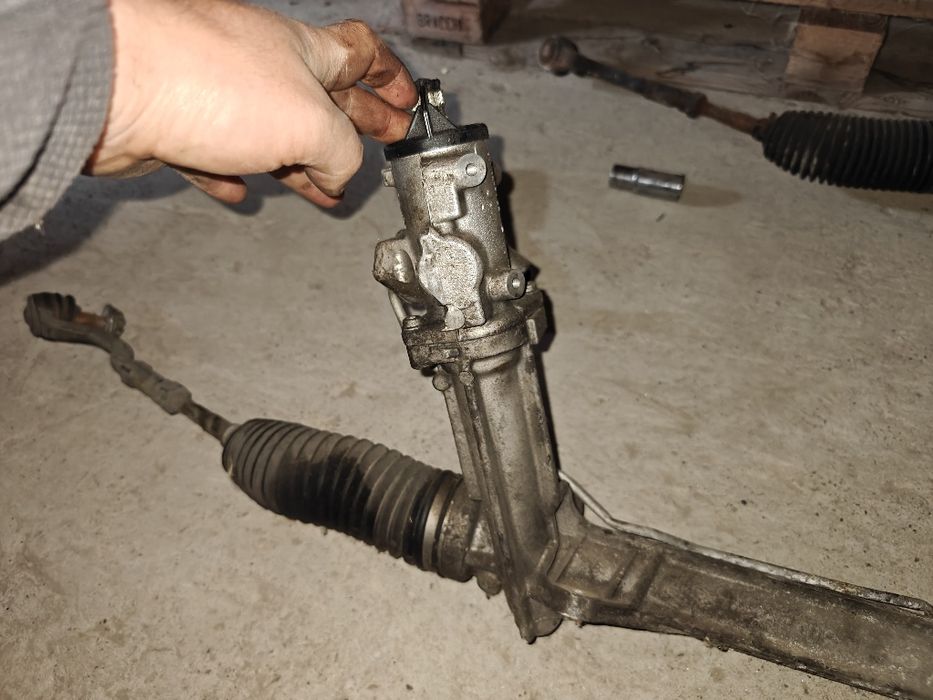 Casetă direcție hidulica BMW X5 X6 e70 e71 volan stânga