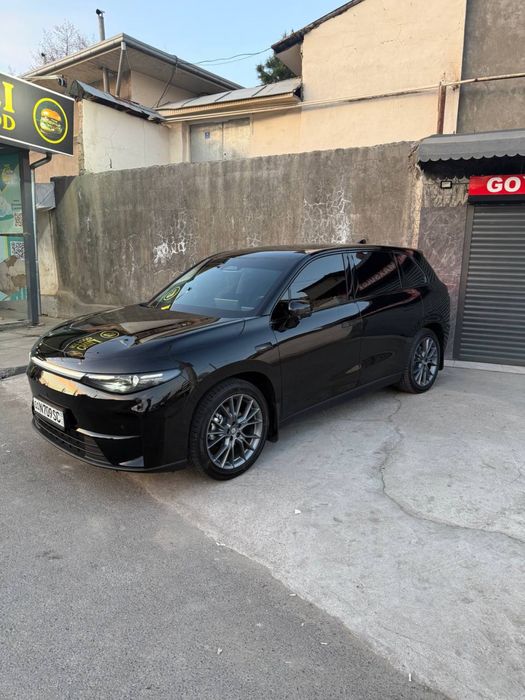 Leapmotor c10 ev elektromobil sotiladi