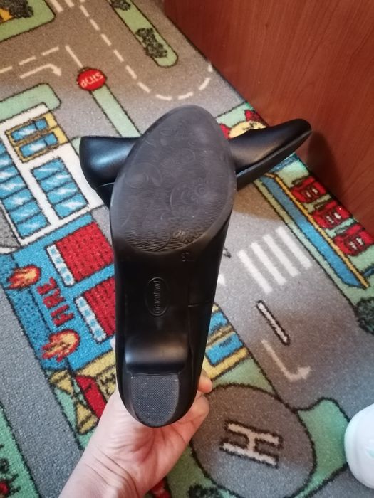 Pantofi cu bareta mărime 37