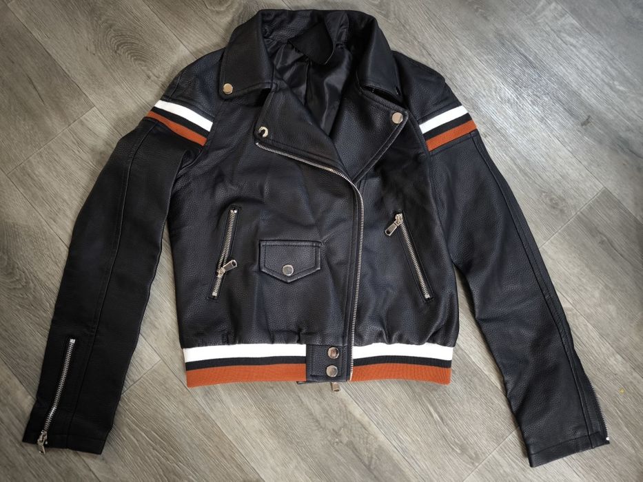 Новая. Куртка (S, M)