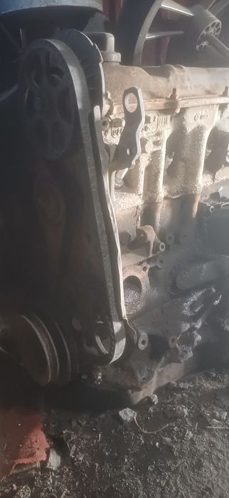 Продам  двигатель  на  пассат  б3