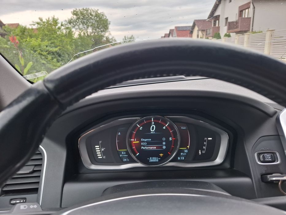 Volvo XC 60, an 2014 - 11.500 euro