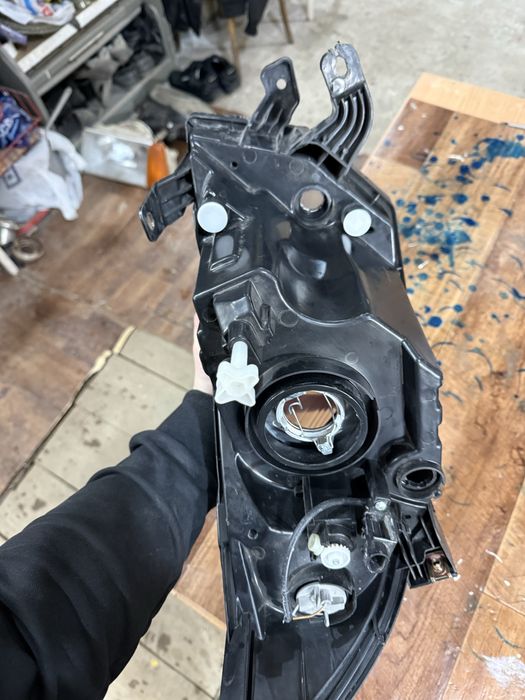 Фара гранта FL левая