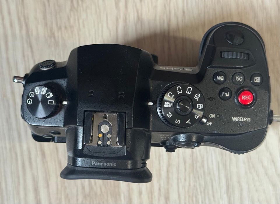 Продам Panasonic Lumix Gh5s body до 27 июля!!
