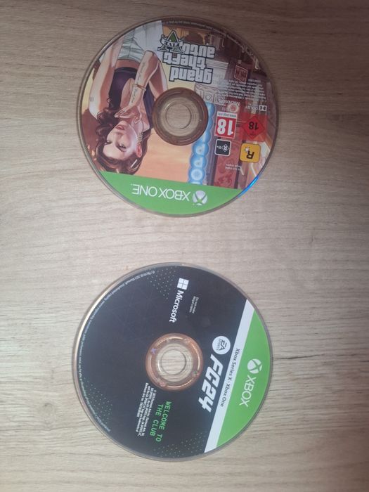 Se vinde Fc24 pentru xbox one si gta v xbox one