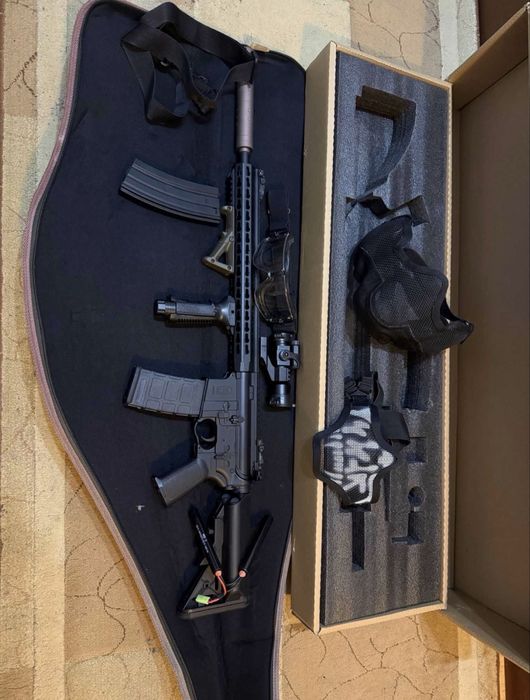 Vand replica CYMA CM.068D M4 - in stare foarte buna , upgradata si gata de joc