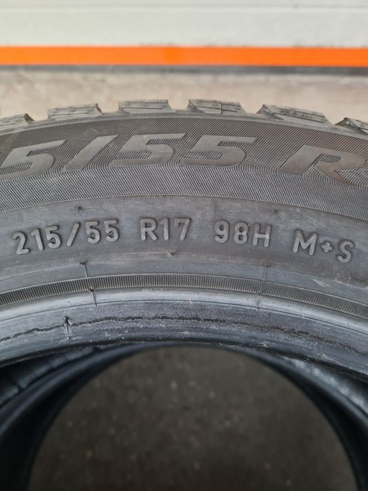 Зимни гуми 2 броя PIRELLI SottoZero3 215 55 R17 дот 2818