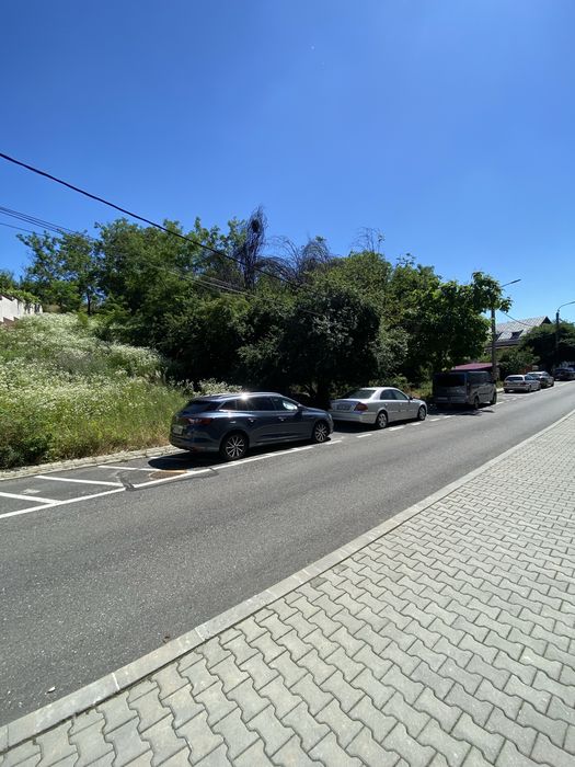 Teren langa sala polivalenta. Prelungirea Craiovei