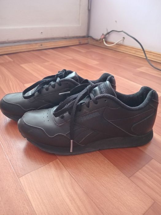 Кроссовки Reebok.