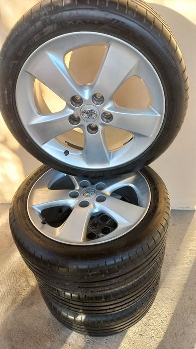 Гуми с джанти 215 45 17 летни Тойота