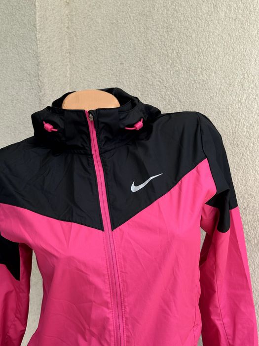 Дамско горнище / ветровка Nike Running (Vapor) - размер XS, Отлично състояние
