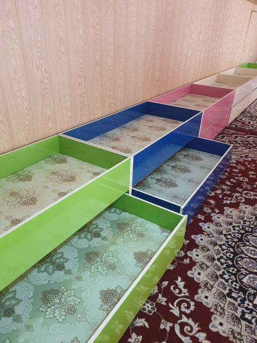 Стол стул и кровать для датского сада