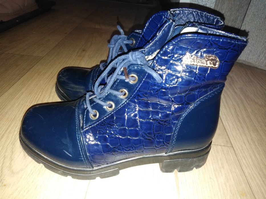 Продам ботинки осение для девочек 32 размер