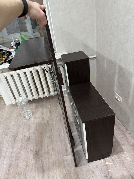 Продам прихожку из двух частей