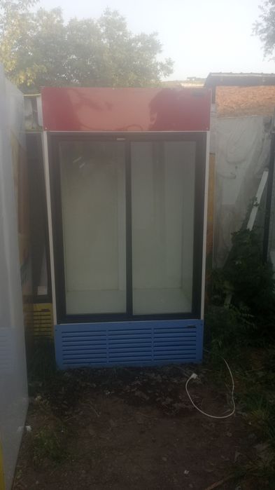 Холодильник для магазина