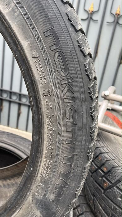 Продам резину 285/45/21