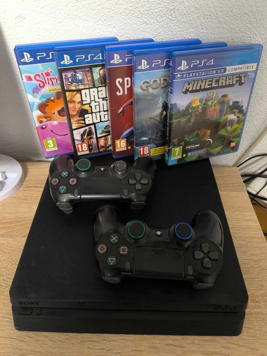 Продавам PS4, използвано, но в отлично състояние!
