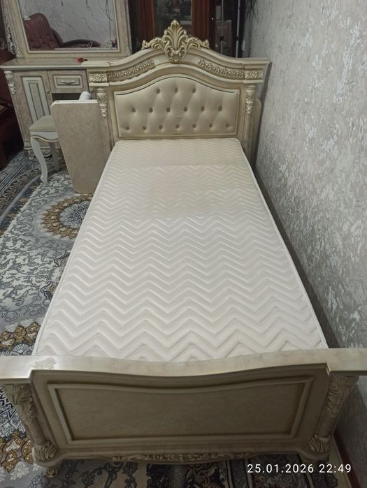 Кованые железной кровать 2х спальная. Отличный состояние.