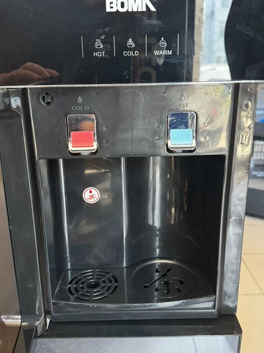 Диспенсър за вода BOMA BM- 675 - черен