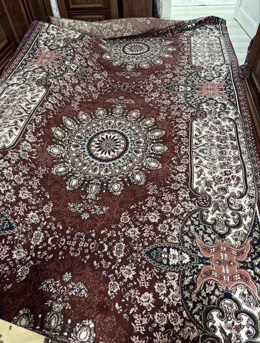 Gilam sotiladi holati zor 3.5x2