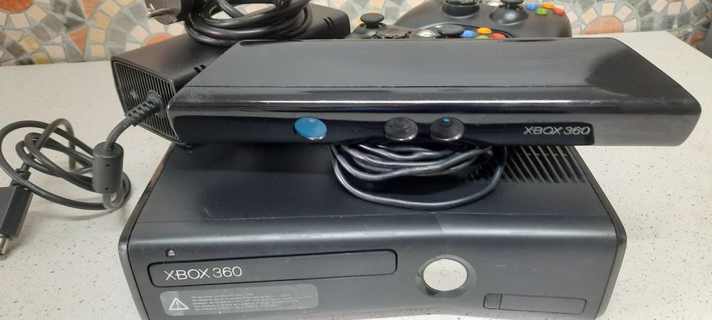 Vand xbox 360 modat cu kinekt