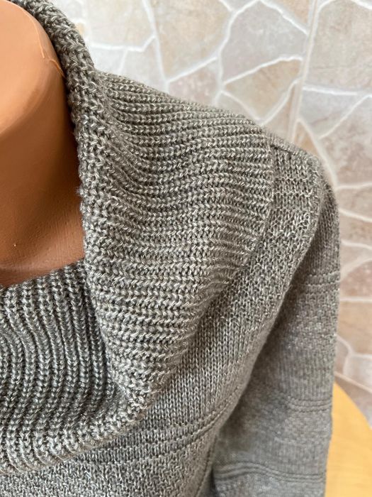 Pulover dama CANDA cu puțin fir auriu