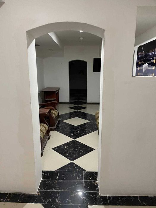 Айбека ул.пересечение Нукусская рядом Б/Ц "Авалон","Шох"мед. центр