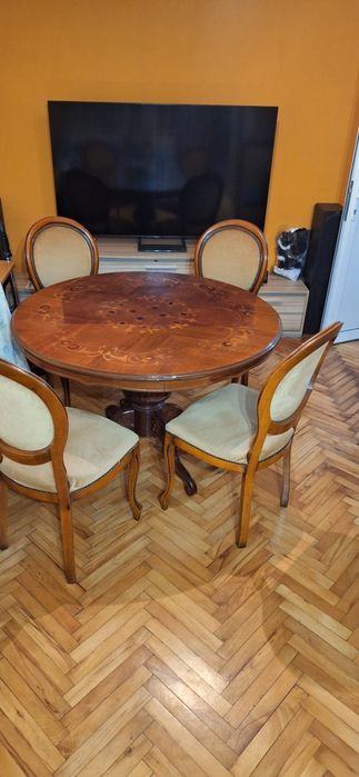 Маса и четири стола