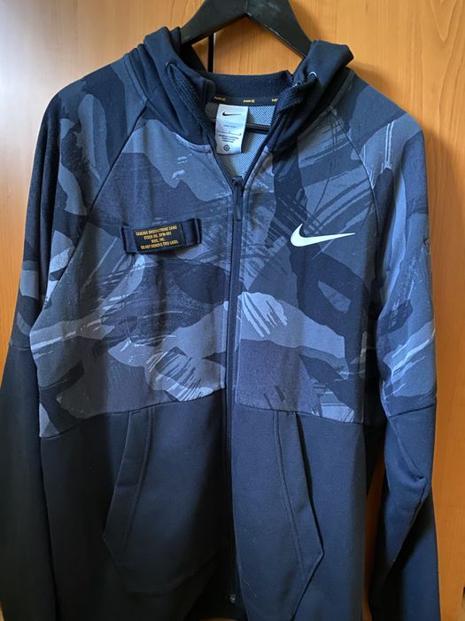 Bluza nike L de baieti