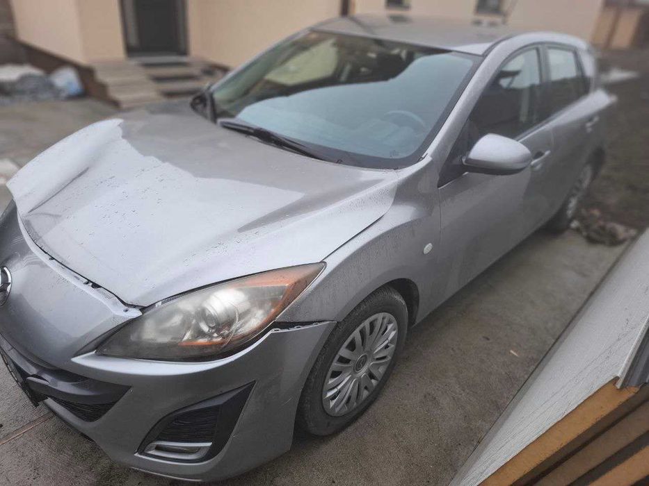 Vand Mazda 3 hatchback 2010 avariata