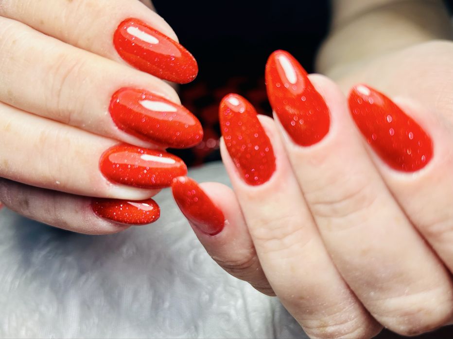 Маникюр/педикюр