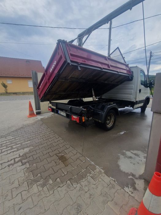 Vând Iveco basculabil