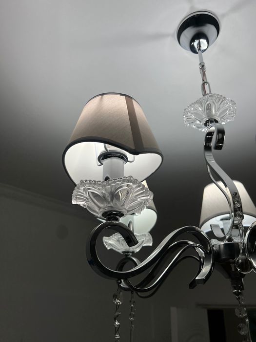 Продам Люстру. Торг Уместен