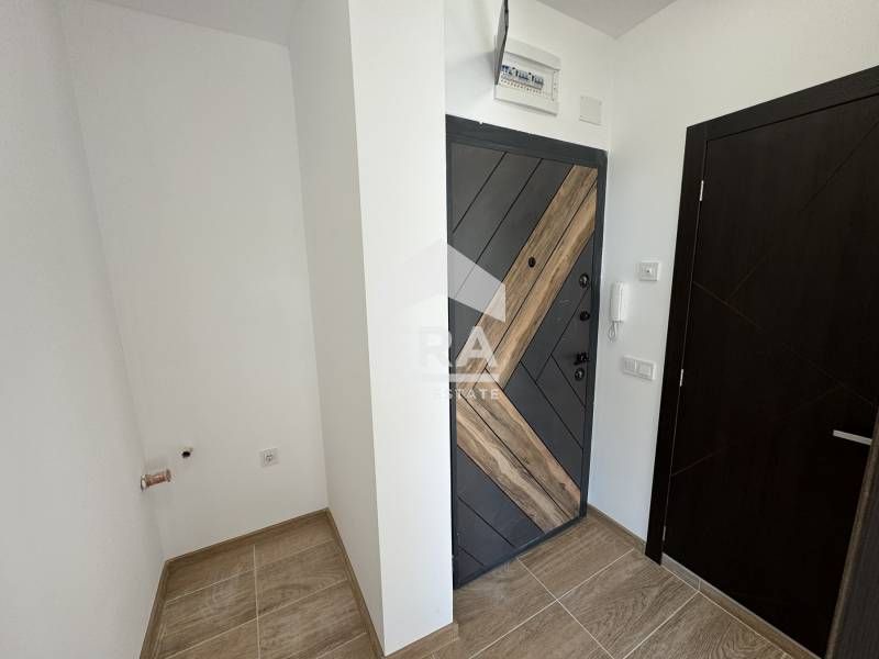 Продава се Двустаен апартамент в Варна, м-т Пчелина - 50 кв.м за 2060 €/кв.м - Снимка #3