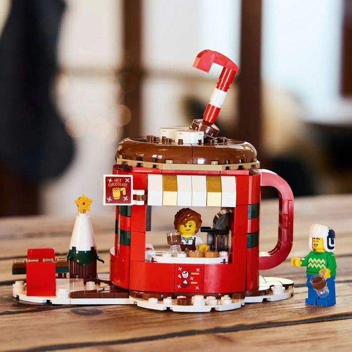 Lego Щанд за горещ шоколад и Замъка на мини рицаря..